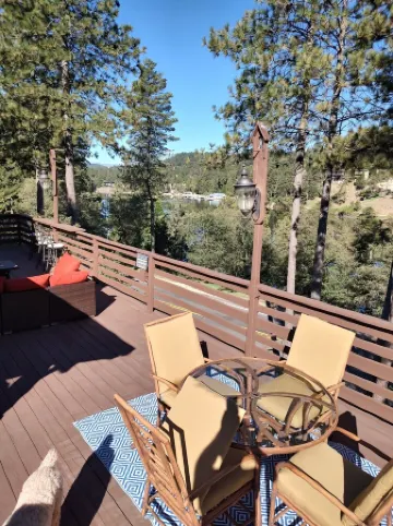 Stunning Lake View Cabin with a 240 degree view of Lake Gregory, Sleeps 8