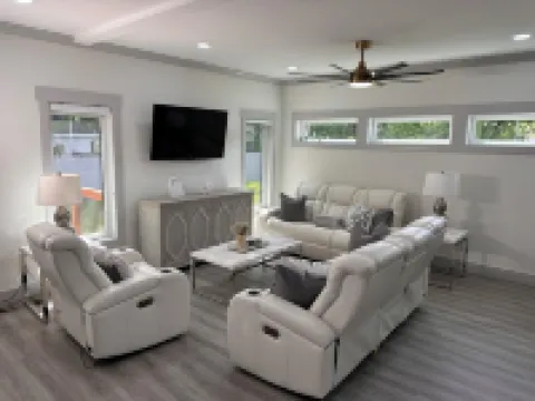 Modern house 3-bedroom and office with WiFi and AC in Gastonia