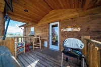 Newer Cozy Cabin; Private & Under 10 Minutes to Cody!