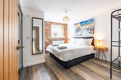 The Old Antique Shop Town Centre Stylish House