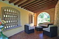 Cozy pet friendly private pool cottage in Tuscany