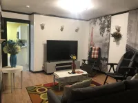 Cozy French Pied a terre - King bed, washer/dryer Hotels in Schenectady