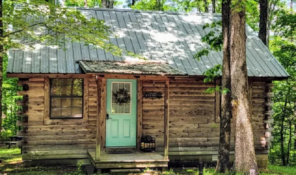 Couples Getaway Near Hot Springs-Jacuzzi and Hot Tub Overlooking Mountains!