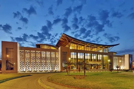 L' Amphitrite Palace Resort & Spa