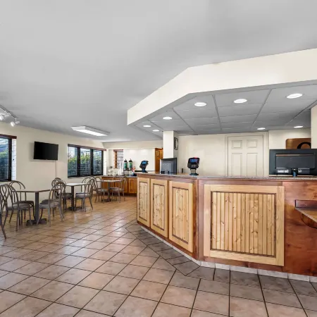 Quality Inn & Suites at Dollywood Lane