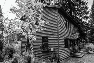 Lemmon Lodge Riverfront Cabin #12 with Private Beach on Grand Lake! Hotels near Rocky Mountain SUP