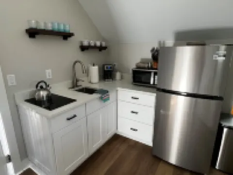 Carriage House within 5 minute walk of Old Town Bluffton Hotels in Bluffton