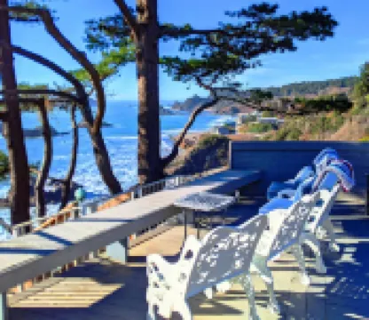 Sparkling Clean, Private & Quiet! Amazing Ocean Views [7]