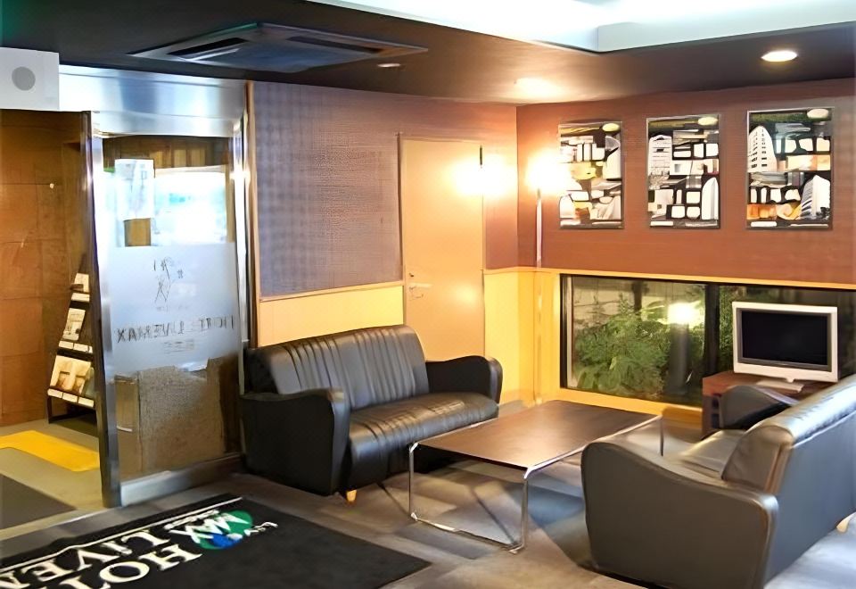 6. HOTEL Li..
