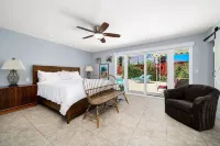 FABULOUS 5 BR/6BA ALL ENSUITE, GAMEROOM, MURAL, ART,SALTWATER POOL SPA, LOCATION