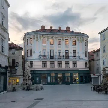 Central Square Heritage Hotel