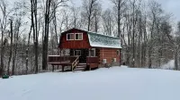 Cozy Cabin Escape w/Hot Tub, King Bed & Fire Pit 먼로 아웃룩 트레일헤드 주변 호텔