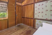 Spot on 91799 Sosonopan Homestay Near Lantamal VIII Manado Hotels in Tikala