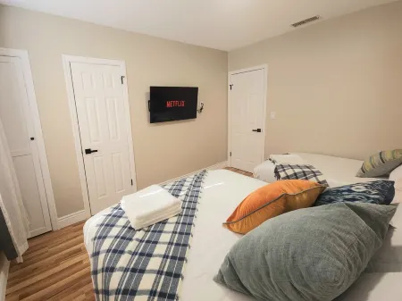 Detached Bungalow Home Prime location Close to DT Pasadena King Size -Bed! 29 Отели рядом с достопримечательностью «Калифорнийский технологический институт»