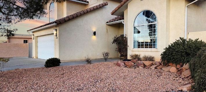 Luxury Sage House @ Lake Powell+Game Room+Parking+Firepit+Outdoor Oasis Hotels in Page