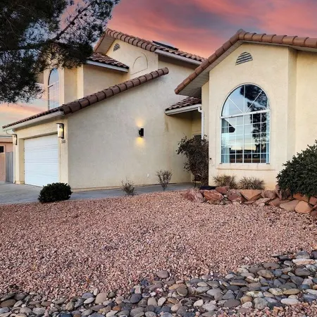 Luxury Sage House @ Lake Powell+Game Room+Parking+Firepit+Outdoor Oasis