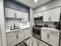 Katherine's Cozy Bungalow! No Check-Out List!! Three Bedroom with Queen Beds!