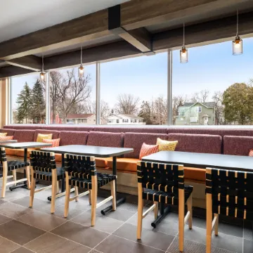 Tru by Hilton Oshkosh