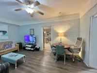 Hampstead 3 bedroom house close to Wilmington: 2 living rooms and Fenced in Yard