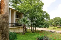 LONG TERM RENTALS...Sleeps 10...OFFERING DISCOUNTS…walk to Hotel & Amenities!