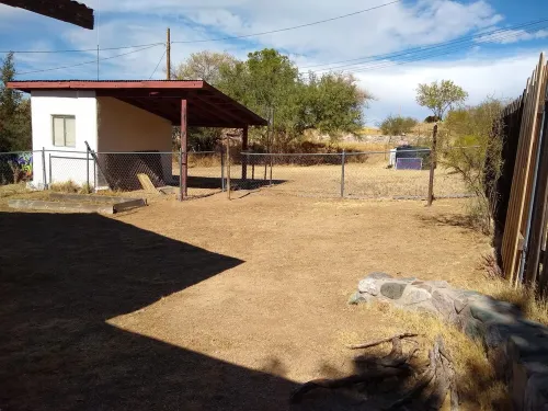 Sonoran Desert Get Away Charming 1930's Adobe House, Screened Porch, in Oracle