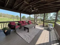 Bear Cabin at Mountain View Retreat Hotels in Latimer County