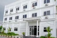 RedDoorz @ City Park Medoho Semarang Hotel di Pedurungan
