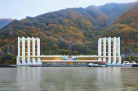 Crest72 Hotel