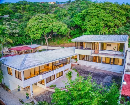 Few Steps to Beach Private Pool and Jacuzzi