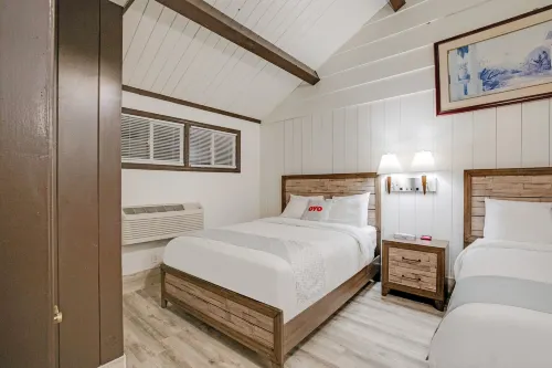 Arrowhead Tree Top Lodge Hotels in Crestline
