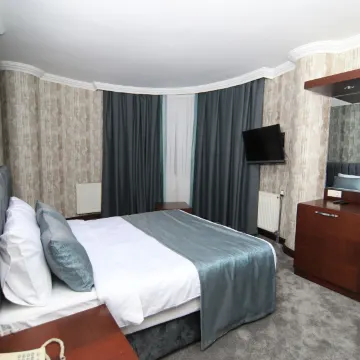 Cozy 3 Oaks Cottage in Gulfport Close to Beach! - Housity