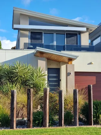 Stylish townhouse in prime location Dromana