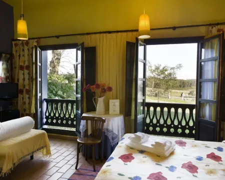 ホテル ルラル ラ リョサ デ フォンボナ ゴソンのホテル