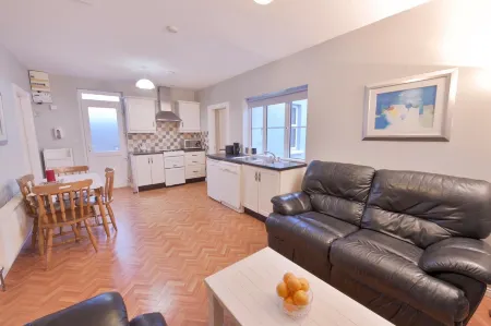 10mindrivecliffsofmoher-cozy2br-parking-wifi Отели в г. Дулин