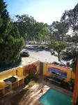 A Sunflower Stop Backpackers - Pool