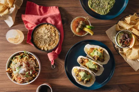 Hotel Tupelo, a Wyndham Hotel Отели в г. Тьюпело