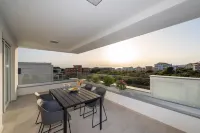 Apartments & Rooms Pool Villas Maris B Hotels in Cesarica