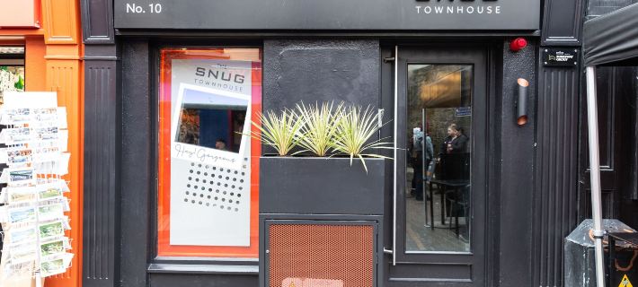 บ้านเล็ก ๆ The Snug Townhouse โรงแรมในกัลเวย์