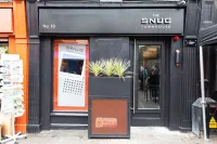 The Snug Townhouse Hotel dekat Spanish Arch