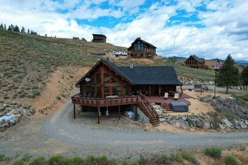 Stanley House - Hillside Cabin with Panoramic Views of the Sawtooth Mountains