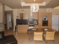 Urban premium ground floor cottage for 2-6 pers historic Fougeres, Label House of Fr.