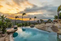 Castle on a hill, breathtaking views, surrounded with pools, trees, and lawn - 游泳池