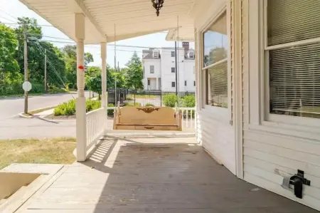 Victorian Home Sleeps 10 Fenced 4Br Full Kitchen Steps2 Ycp Отели в г. Далластаун