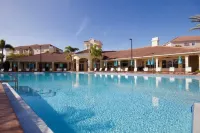 Vista Cay Electra 3 Bedroom Condo by RedAwning