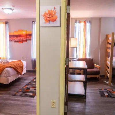 2 Bedroom 2 Bathroom The Heart of Pittsburgh Các khách sạn gần Khu mua sắm Station Square
