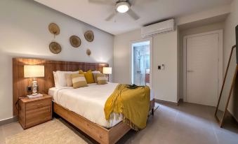 4 Bedroom Beach Penthouse w Private Rooftop