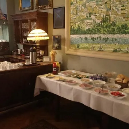 Hotel Alef Отели рядом с достопримечательностью «Синагога Ремуха»