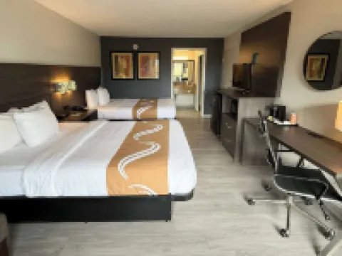 阿倫港巴頓坊西凱藝套房酒店 西巴吞魯日縣酒店