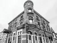 Trivelles Seaforth Hotels near Hugh Baird College