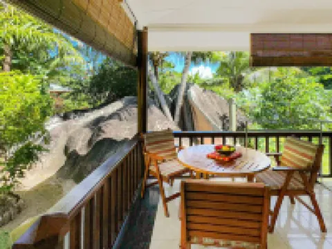 Cocotier du Rocher โรงแรมในลาดิกิว